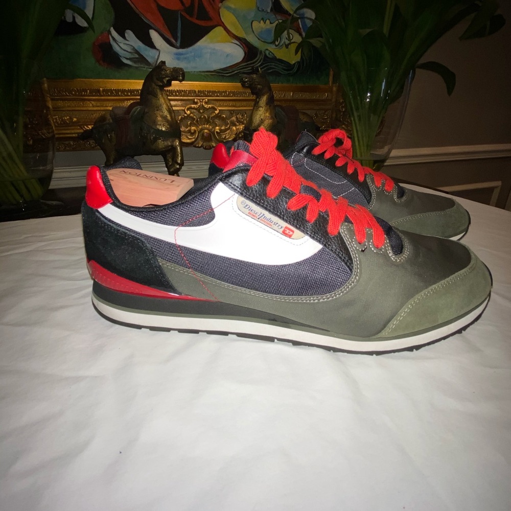 Men’s Diesel “Aramis” Sport Shoe Size 11 US.